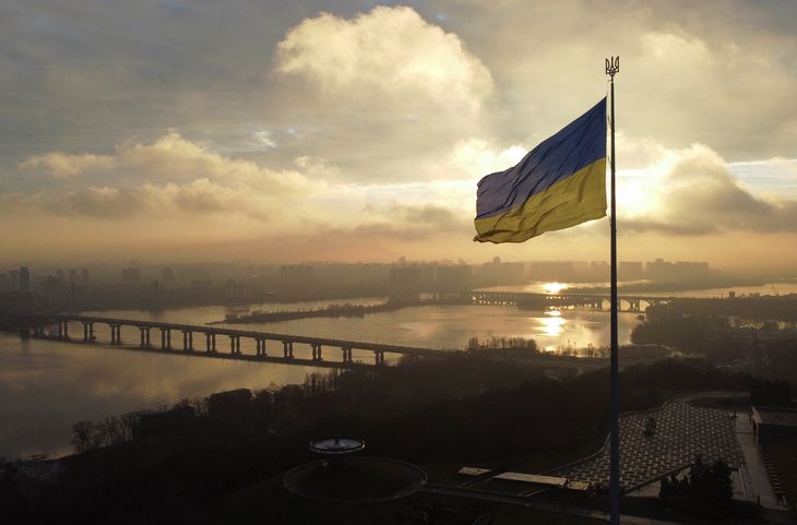 Foto de una bandera ucraniana en el Museo de la Segunda Guerra Mundial en Kiev.  Dic 16, 2021.  REUTERS/Valentyn Ogirenko