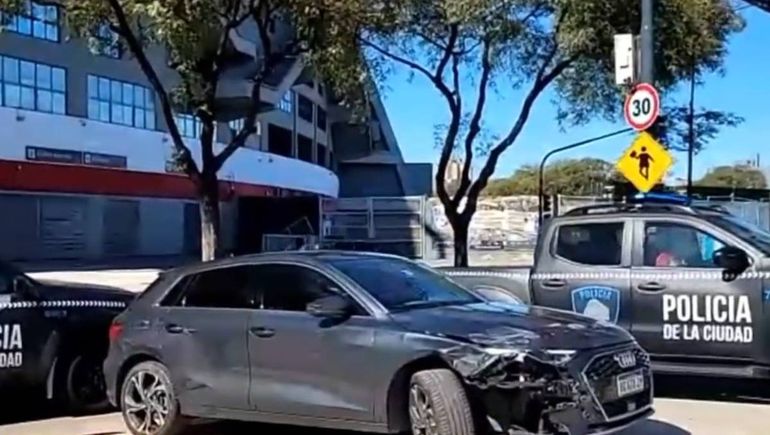 El auto de Claudia Villafañe quedó visiblemente dañado por el accidente