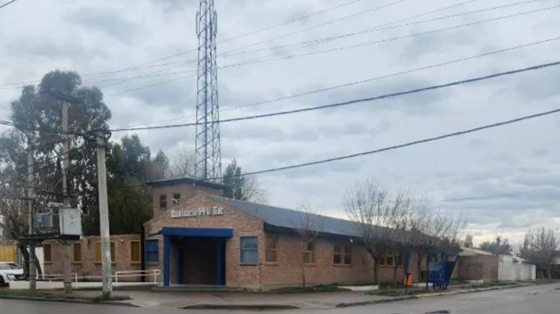 La mujer borracha y su acompañante se pusieron agresivos con los afectados. | LM Neuquen La mujer borracha y su acompañante se pusieron agresivos con los afectados.