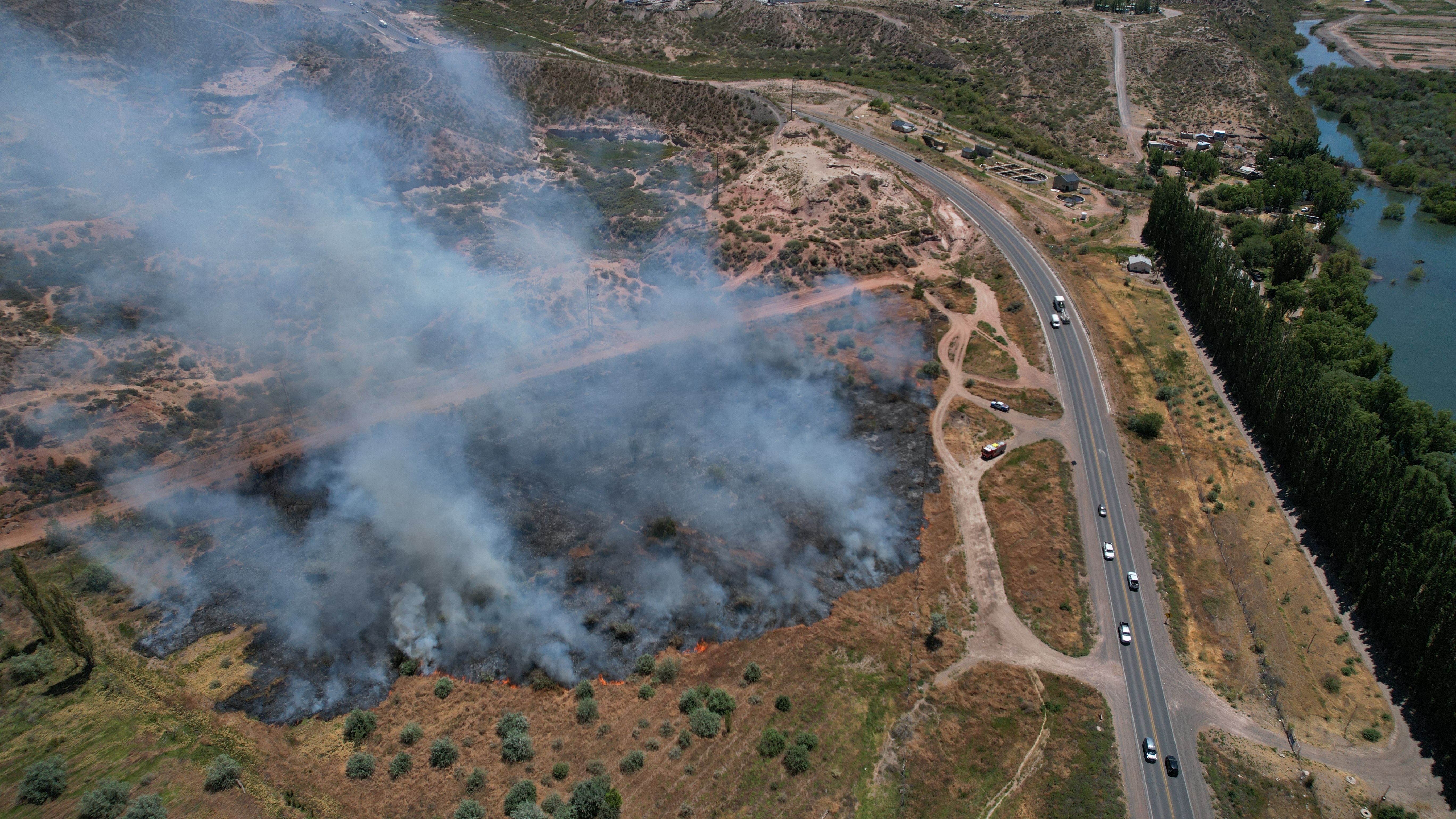 El drone de LMN captó un voraz incendio cerca del tercer puente