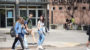 Las 10 carreras de la UBA más demandadas y mejor pagas del mercado. Las 10 carreras de la UBA más demandadas y mejor pagas del mercado.