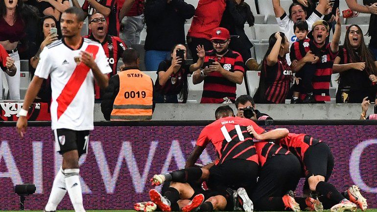 Fue una noche negra pero River la sacó barata y cree