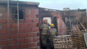 Vecino murió en un incendio que se desató en una casa de Fernández Oro