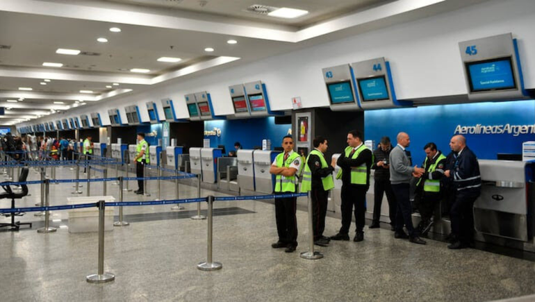 Pilotos de Aerolíneas Argentinas harán asambleas informativas este viernes. 