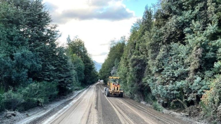 Un tramo de la ruta 71 en el Parque Nacional Los Alerces fue asfaltado en 2022. Un tramo de la ruta 71 en el Parque Nacional Los Alerces fue asfaltado en 2022.