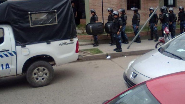 Fue en la Comisaría 41ª. Comenzó con una pelea entre un cabo y un preso.