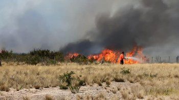 mira el intenso operativo para controlar el incendio en las grutas mira el intenso operativo para controlar el incendio en las grutas