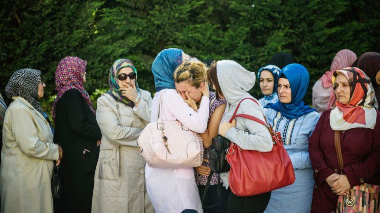 Los familiares de víctimas del atentado del martes