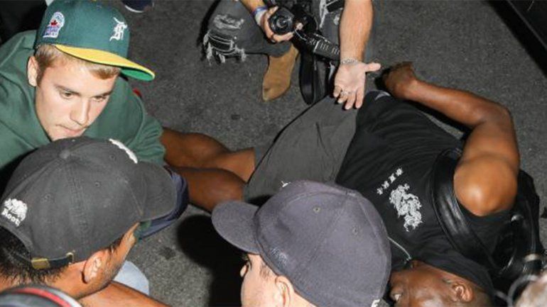 Justin Bieber atropelló a un paparazzi cuando salía de rezar