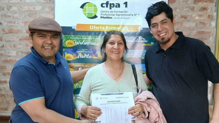 Tractorista: un oficio que vuelve a ser necesario en Neuquén