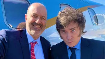 Javier Milei, junto a Federico Sturzenegger, principal impulsor del silencio positivo. Foto: Google. Javier Milei, junto a Federico Sturzenegger, principal impulsor del silencio positivo. Foto: Google.