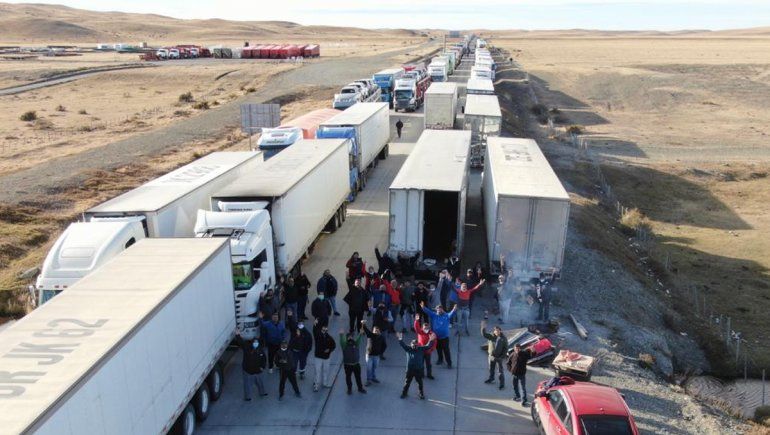 Camioneros chilenos levantan el contrapiquete