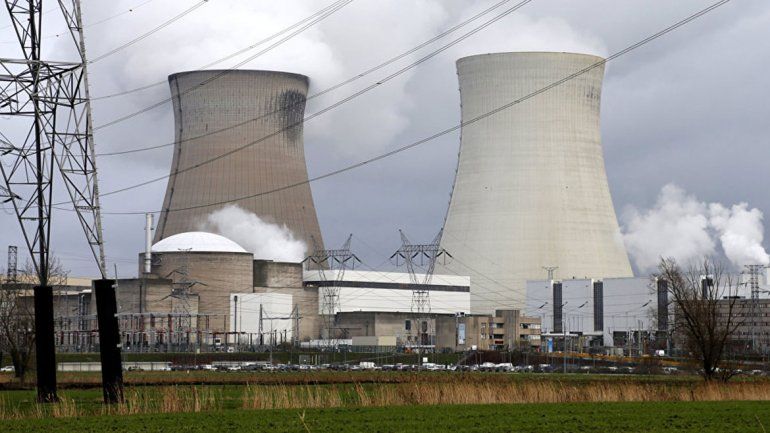 Paralizan un reactor por una leve fuga nuclear en Bélgica