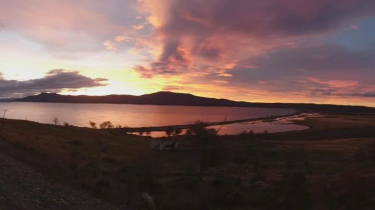 A la reserva municipal se accede caminando desde el pueblo y es el lugar ideal para acercarse a las aves acuáticas del lago. A la reserva municipal se accede caminando desde el pueblo y es el lugar ideal para acercarse a las aves acuáticas del lago.