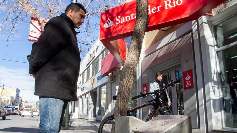 Murió Luis Campos, el policía que arriesgó su vida en la masacre del Banco Río