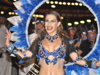 Ariadna Domenella, la joven bailarina que se robó la primera noche del Corso de Zapala Ariadna Domenella, la joven bailarina que se robó la primera noche del Corso de Zapala