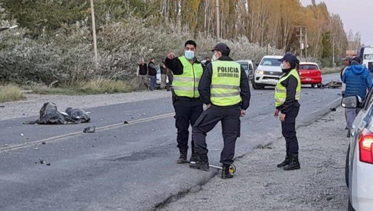 Buscan al conductor del auto que habría provocado el choque fatal sobre Ruta 22