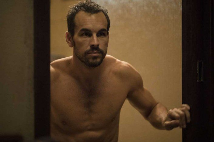 Mario Casas y parte de su gran musculatura en El Practicante.
