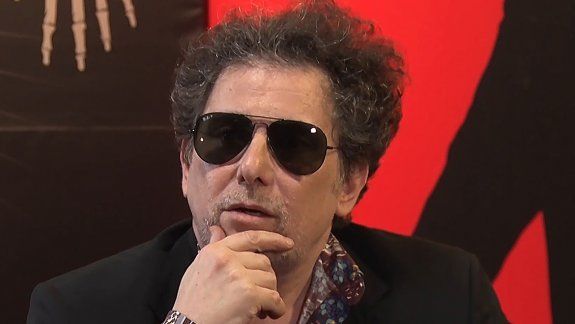 Salmón reflexivo y prudente sobre la caída de Denis