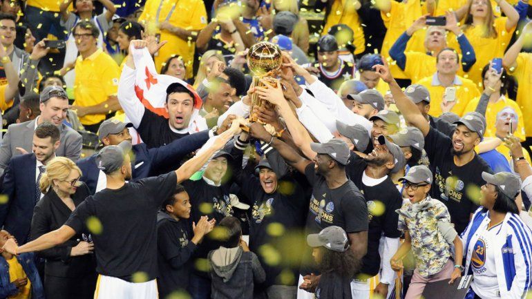 Los Warriors festejaron ante su gente por primera vez desde 1956.