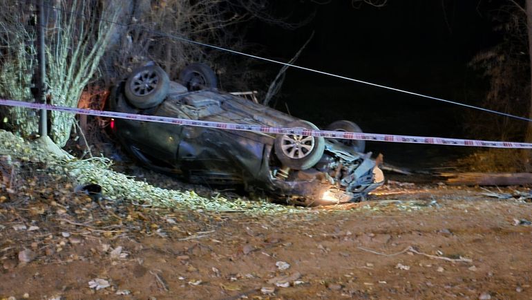 El Gol Trend se despistó en la Ruta 7 con consecuencias fatales. El Gol Trend se despistó en la Ruta 7 con consecuencias fatales.
