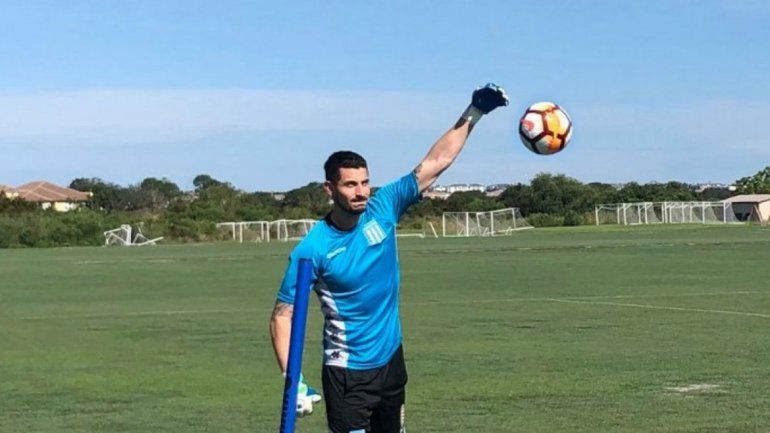 Arias ya se entrena solo en la Academia y lo elogió Menotti