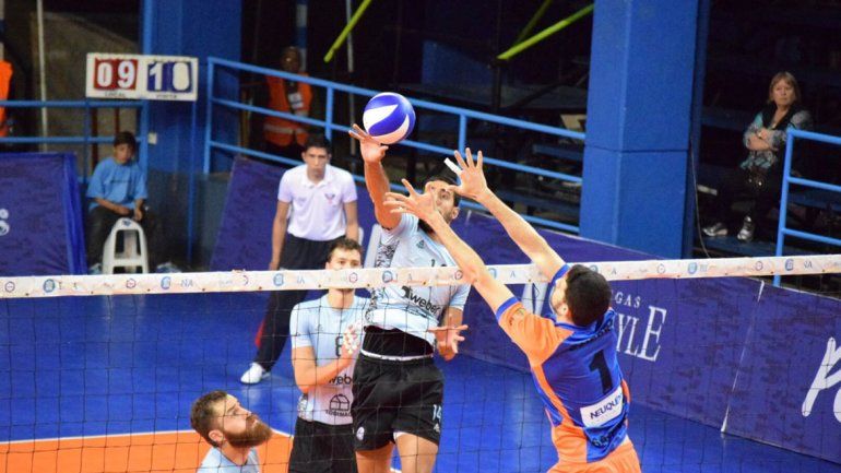 El Dino no pudo con el campeón Bolívar que avanzó al Final 4.