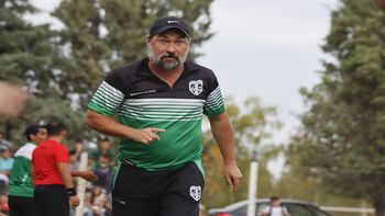 José Valledor, técnico de la primera división de 25 de Mayo en la Liga Confluencia. José Valledor, técnico de la primera división de 25 de Mayo en la Liga Confluencia.