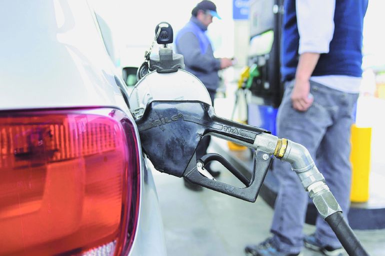 En Argentina avanza la implementación del sistema de autocarga en las estaciones de servicio. En Argentina avanza la implementación del sistema de autocarga en las estaciones de servicio.