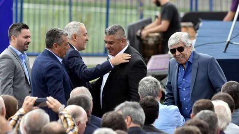 El mandamás del fútbol argentino tuvo una breve reunión con el Patón.