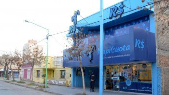 vaciaron las cajas fuertes de un local de prestamos vaciaron las cajas fuertes de un local de prestamos