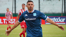river va por todo: ahora quiere sacar a maravilla martinez de racing