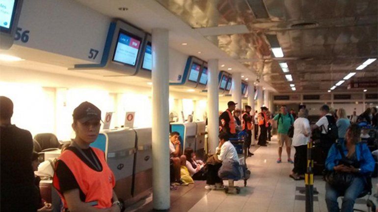 Dictaron la conciliación obligatoria en LAN y esperan que se normalicen los vuelos