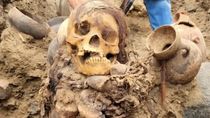 Se trata de la momia de una mujer de entre 20 y 25 años, que tendría una antigüedad de entre 900 y 1.000 años. 