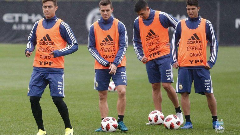 Será el segundo ensayo de la selección nacional con Scaloni como técnico interino. El entrenador tiene dos dudas para esta noche.