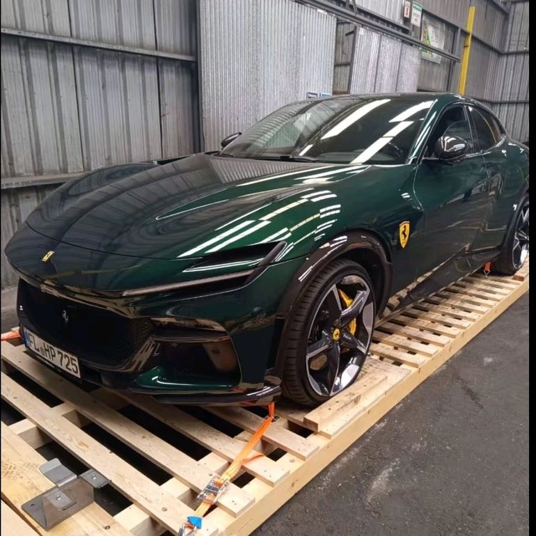 Una de las Ferrari Purosangue que llegaron al país para la Ferrari Cavalcade Patagonia 2025. Foto: chinocarspotter Una de las Ferrari Purosangue que llegaron al país para la Ferrari Cavalcade Patagonia 2025. Foto: chinocarspotter