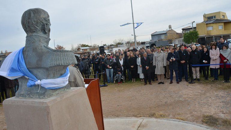 El frío y el viento no impidieron el acto por el Día de la Bandera en el Parque Lineal Belgrano