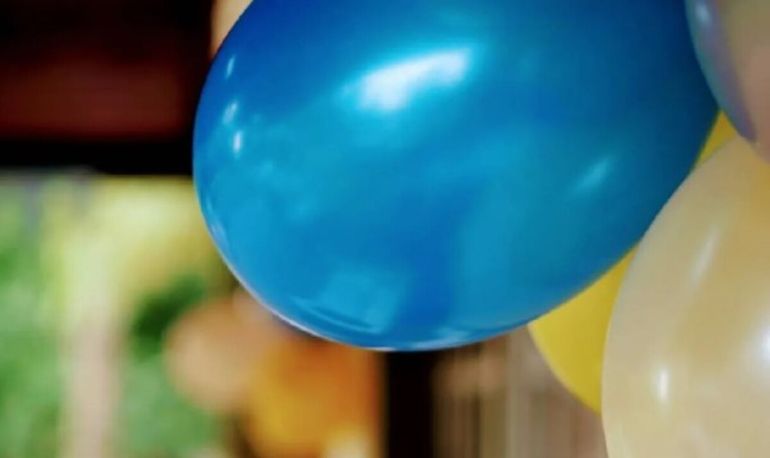 Horror: una nena estaba preparando su cumpleaños y murió asfixiada con un globo