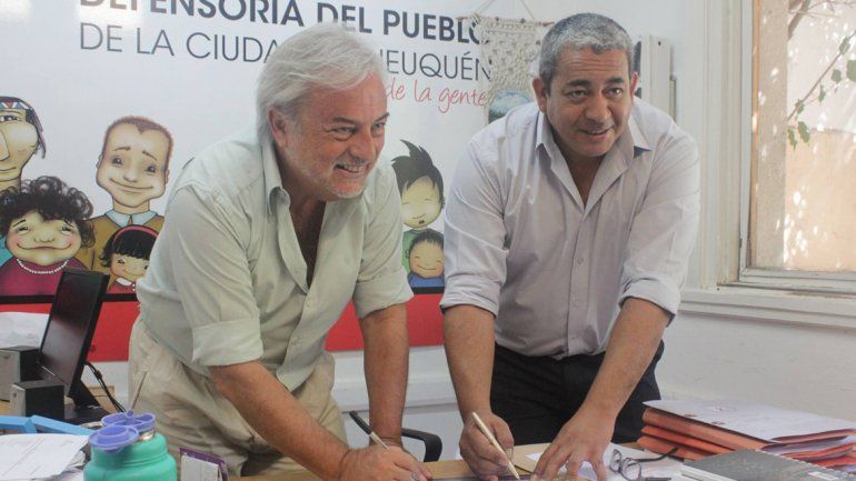 Ricardo Riva junto su colega de Centenario