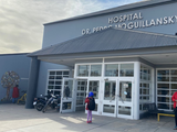 La asamblea de los trabajadores de la salud se desarrolló pasadas las 12 en el ingreso al hospital de Cipolletti.