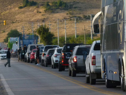 Un corte de municipales de Junín de Los Andes interrumpe el tránsito en la Ruta 40.