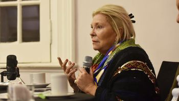 entre criticas, el partido de carrio sigue en jxc entre criticas, el partido de carrio sigue en jxc