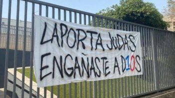 ovacion y silbidos para messi: clima caliente en el camp nou ovacion y silbidos para messi: clima caliente en el camp nou