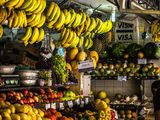 En la imagen, frutas y verduras frescas en el Stabroek Market de Georgetown.