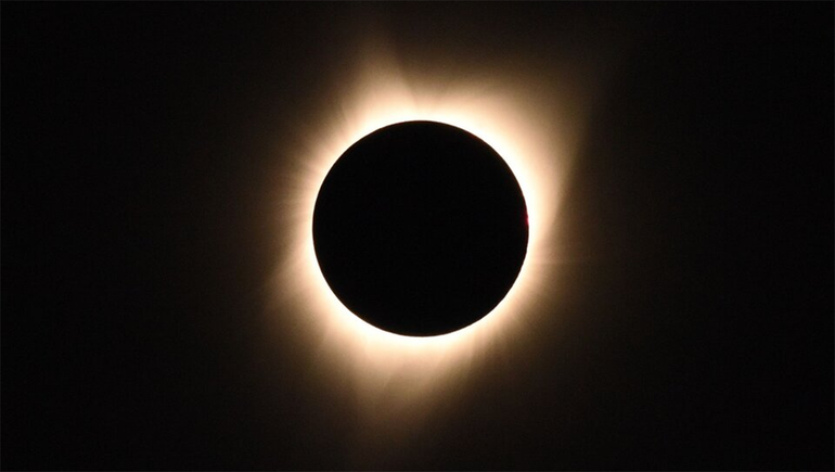 Los cambios que llegan con el eclipse solar en Sagitario