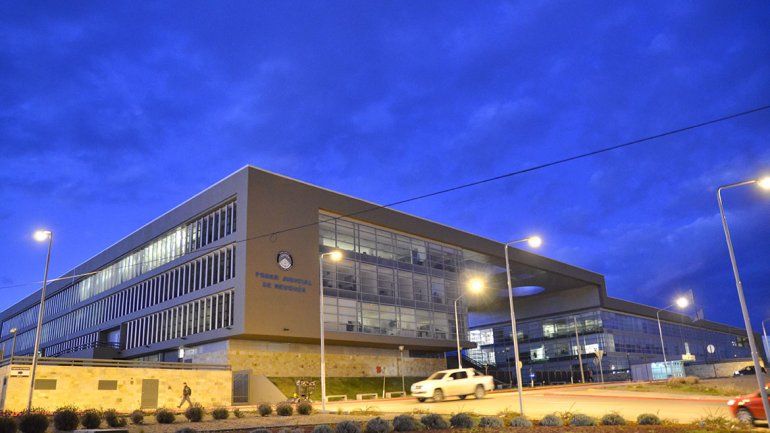 Violó a la amiga a punta de pistola y ahora va a juicio