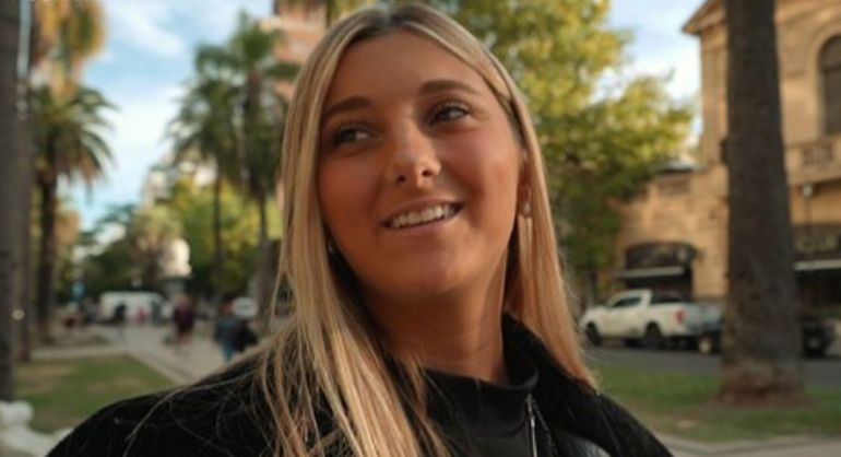 Con qué futbolista estuvo de novia Martina de Survivor