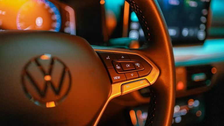 El Volkswagen Tera viene equipado con un volante multifunción. El Volkswagen Tera viene equipado con un volante multifunción.