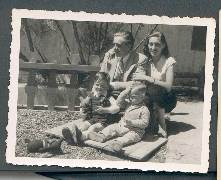 Legado fundacional: Aldo e Inés Fenoglio, creadores de la mítica confitería Tronador, donde nació la cultura chocolatera de la Patagonia. Legado fundacional: Aldo e Inés Fenoglio, creadores de la mítica confitería Tronador, donde nació la cultura chocolatera de la Patagonia.