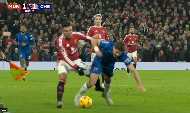 El enojo de Casemiro con Alejandro Garnacho El enojo de Casemiro con Alejandro Garnacho